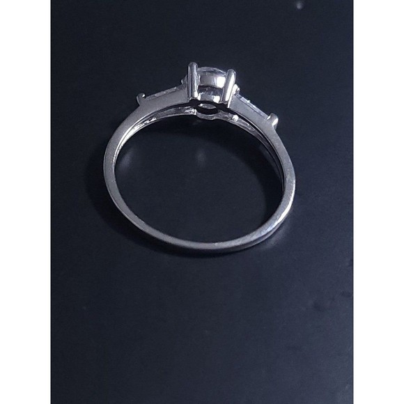 Sterling Silver and Cubic Zirconia Ring Size 8 - Picture 3 of 5